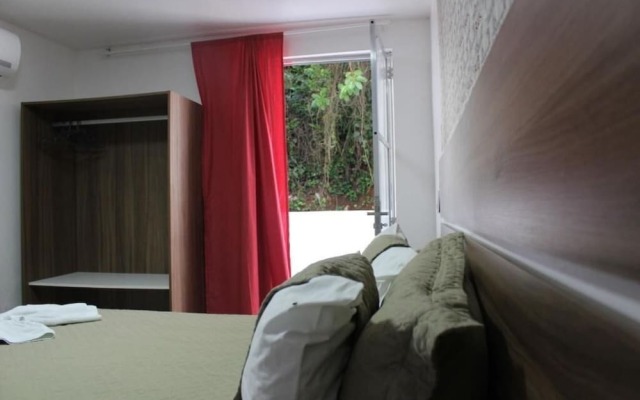 Farol da Barra Suites e Hostel