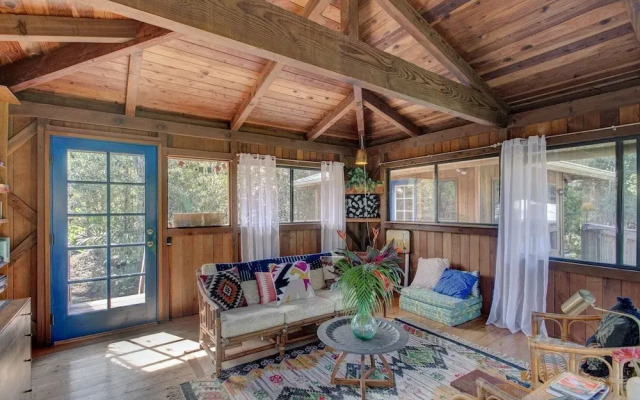 Peace Of Paradise 1 Bedroom Cabin by RedAwning