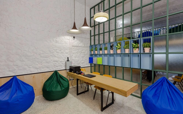 Back2Me - Hostel
