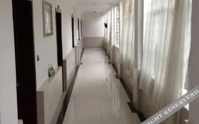 Yiju Garden Hotel (Lianyungang Yanhe Alley)