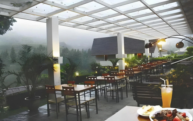 Ariandri Hotel & Resort 
