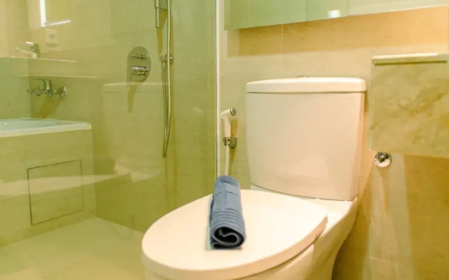 Comfort and Spacious 2Br at Gold Coast Apartment
