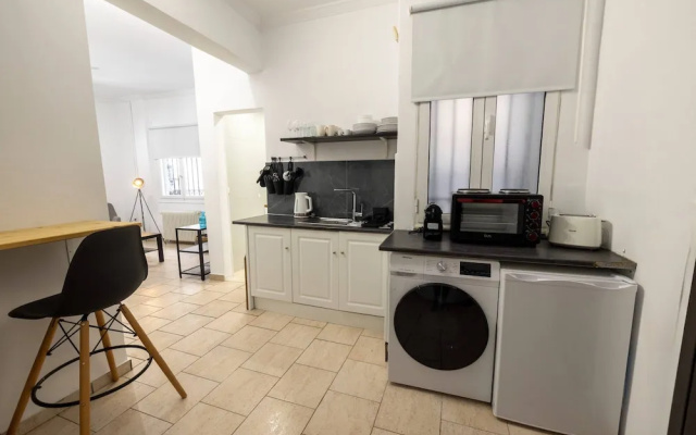 Phaedrus Living: Athens Studios Angel