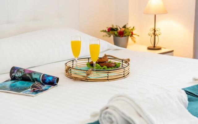 1314 FABULOUS 2 BEDROOM Accommodation ROOF TERRACE