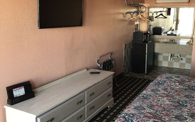 Travelodge by Wyndham Thomasville AL