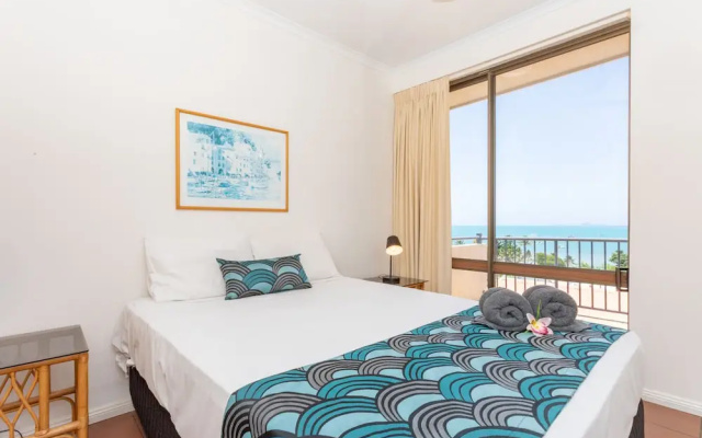 Ocean View 10 Pool & Spa – Guest Rooms – Airlie Beach