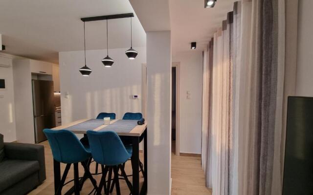 Larisa Hospitality I - Roof Top apartment