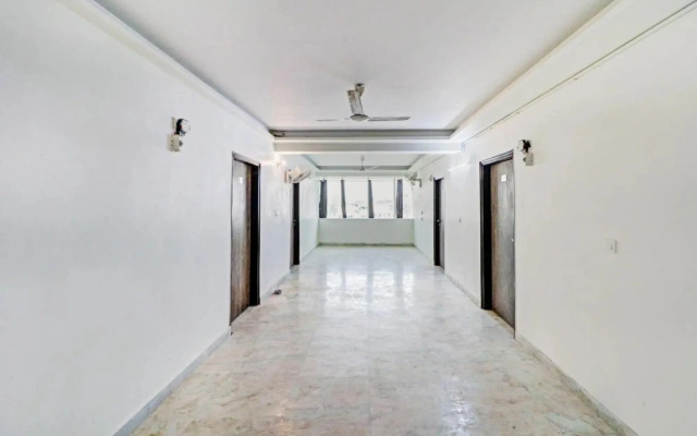 Collection O 80434 Hotel Bi