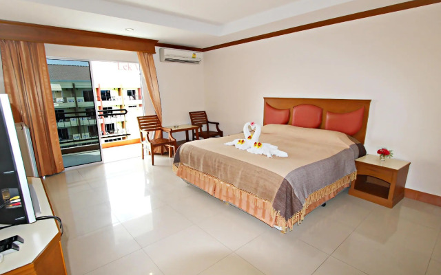 Lek Villa