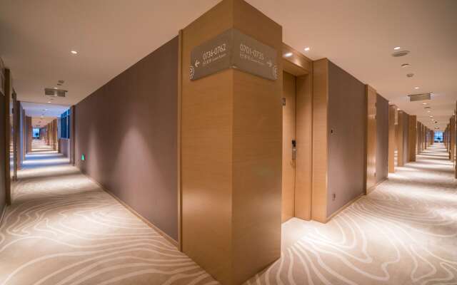 Jingtang Ramada Encore Hotel