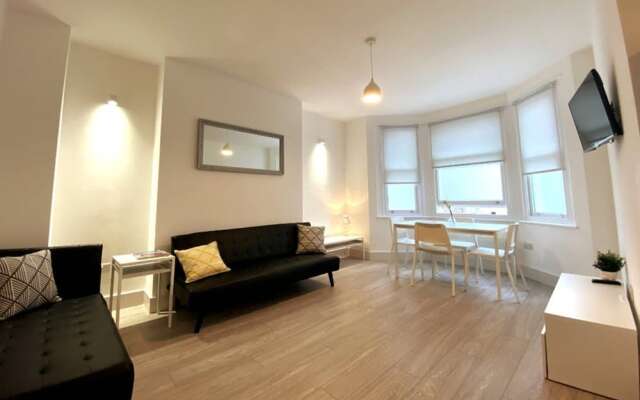 Cosy Sea Front Apartment Sleeps 6