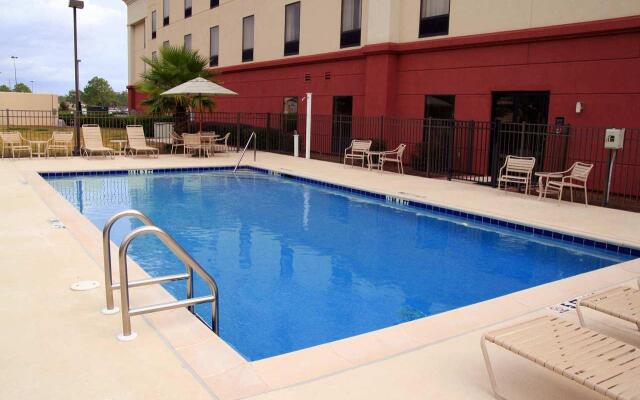 Hampton Inn & Suites Pensacola I-10 N at Univ. Town Plaza