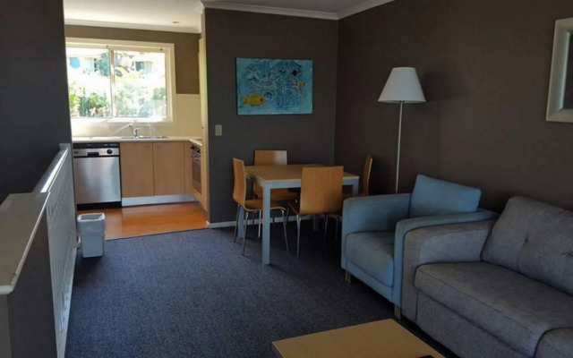 Aqualuna Beach Resort