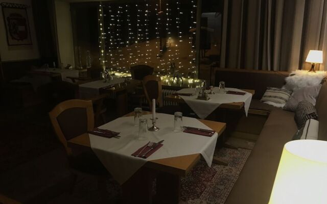 Hotel Echo
