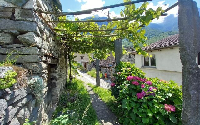 Room-"casa Coerente" Cavergno - Room #2