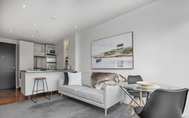 QV Trendy Viaduct Harbour Apartment - 799