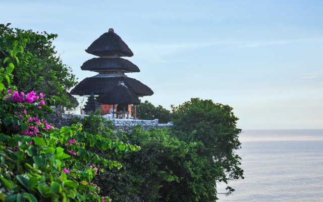 Jimbaran Balangan BeachFront Villa Nakar