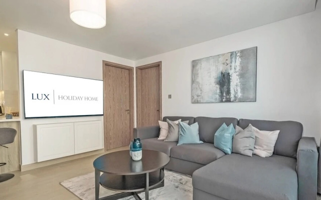 LUX Contemporary Suite Marina View 6