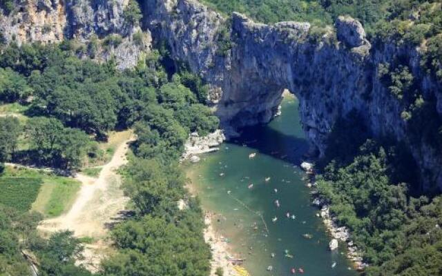 Domaine de Saint Cerice  en Ardèche Sud
