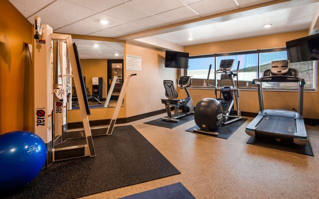 Best Western Plus Landmark Inn