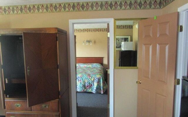 K-River Motel & Campground