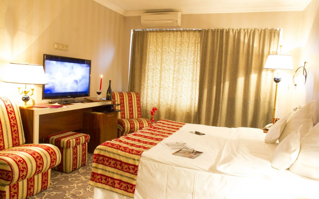 Prahova Plaza Hotel
