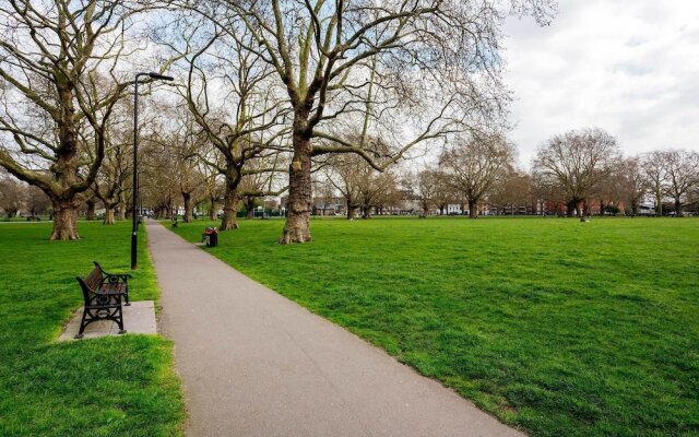 London Fields Light