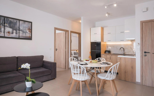 INDIGO BLUE Seaside Deluxe Apartments