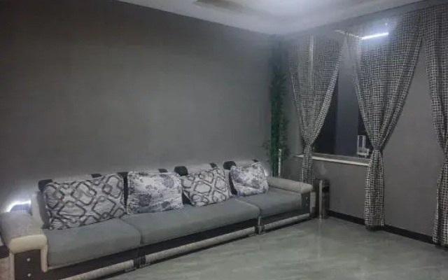 Home Inn Huaxuan Hotel (Duolun Longzehu Branch)