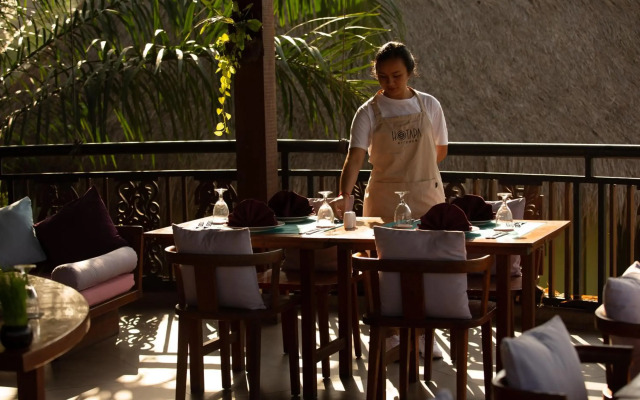 Honai Resort
