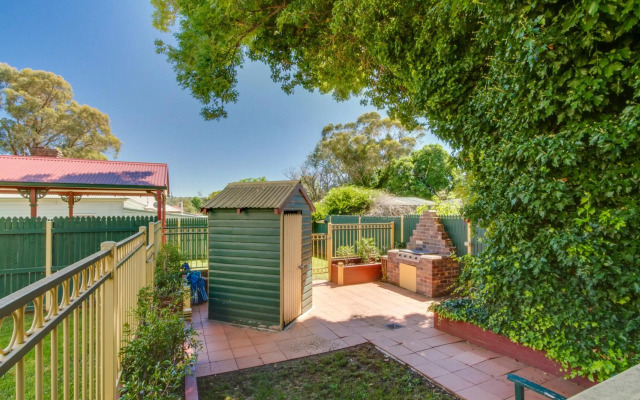 Bright 3-bedroom apartment - Central Armidale