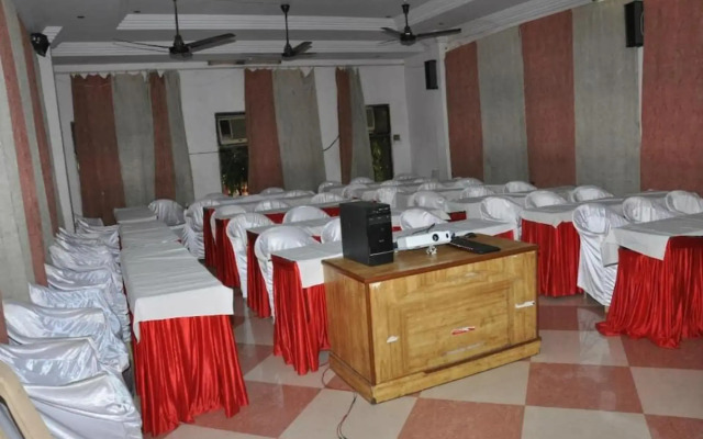 Hotel Ganapati Palace