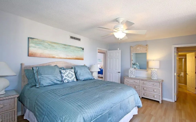 Shoreline 2111 Condo by RedAwning