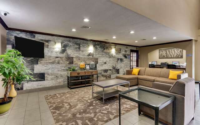 Best Western Plus University Inn & Suites