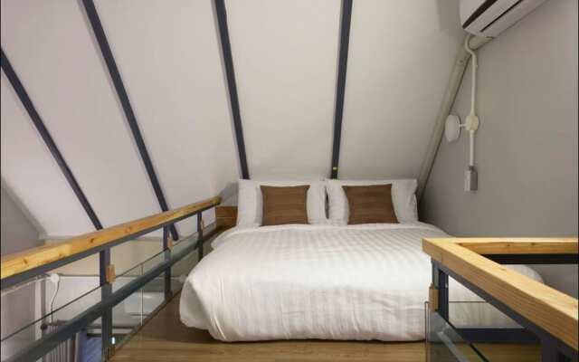 Near Shopping Mall/Old Town R.