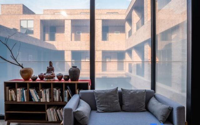 Yinju Jingde Art Hotel