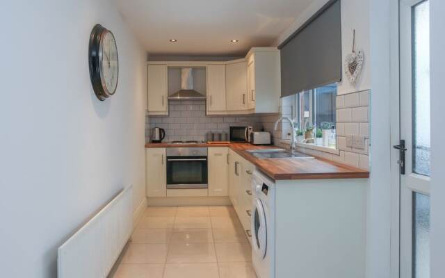 Belfast Budget Donegall Avenue 141
