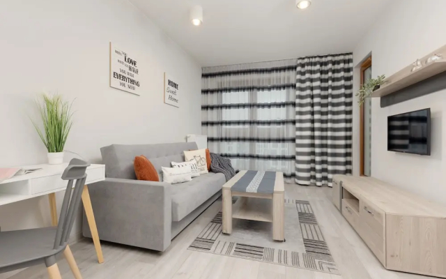 Lazurowa Warsaw & Parking by Renters