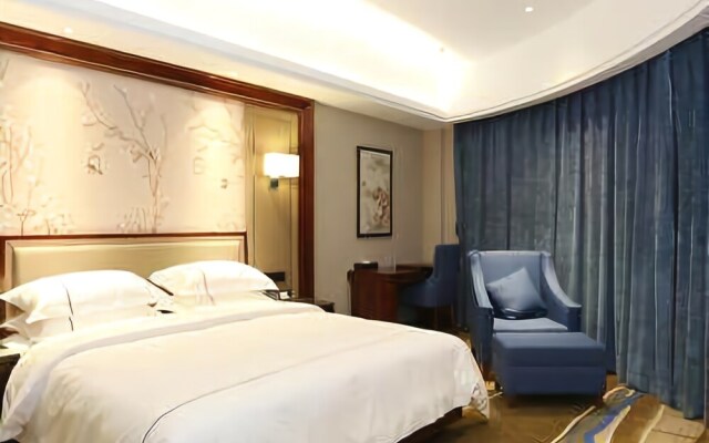 Huihe Hotel (Huojucun Metro Station)