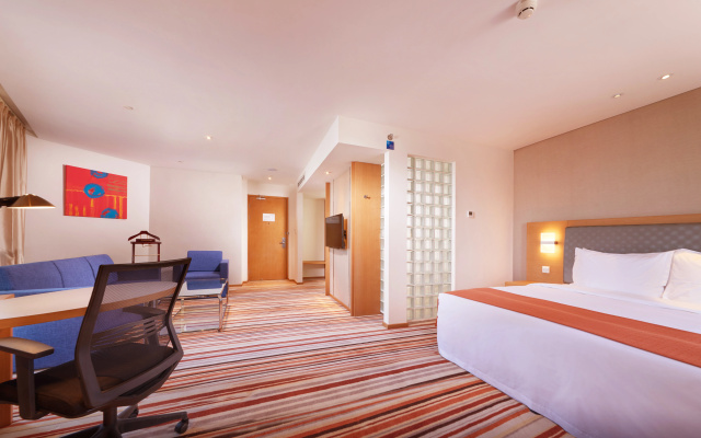 Holiday Inn Express Shanghai Jiading Industry Park by IHG – Guest Rooms – Shanghai