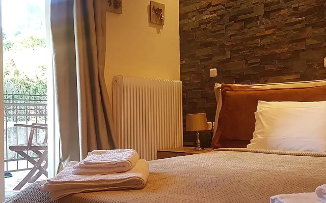 Saint Stephen's apartements at Meteora 3