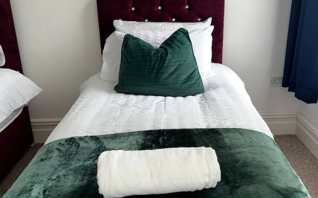 Spacious Haven Near The University of Leicester