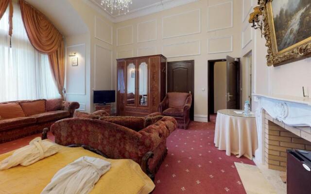 Hotel Bursztynowy Palac (Amber Palace, Bernsteinpalast)