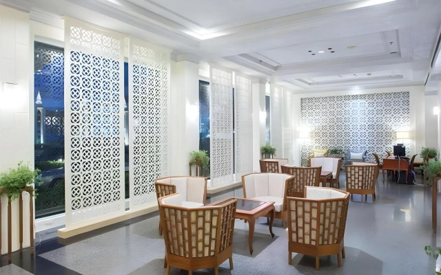 Ploy Palace Hotel