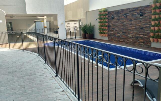 VAR-205B Departamento amplio en condomínio cerrado con piscina