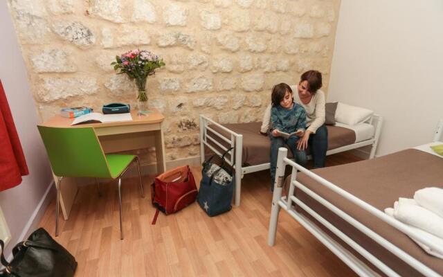 Хостел Le Montclair Montmartre by River