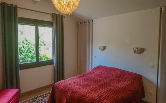 Dreamy Villa in Bruniquel with Jetty