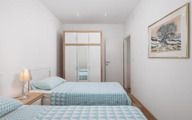 House Bajota with terrace and sea view