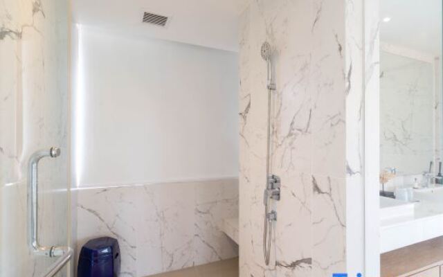 Phuket Seaview with Pool and Rooftop 4 Bedroom Skyvilla