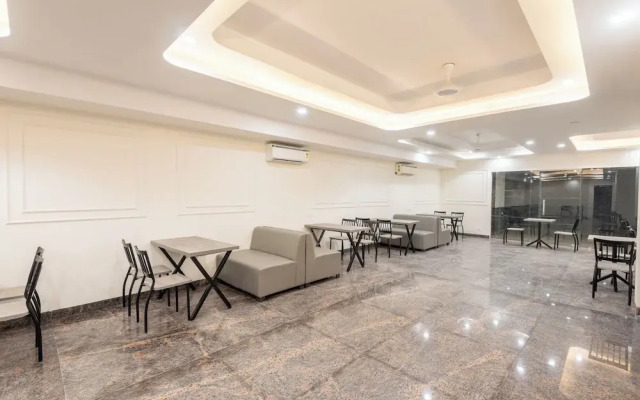 Saavi Hotel Sector- 45